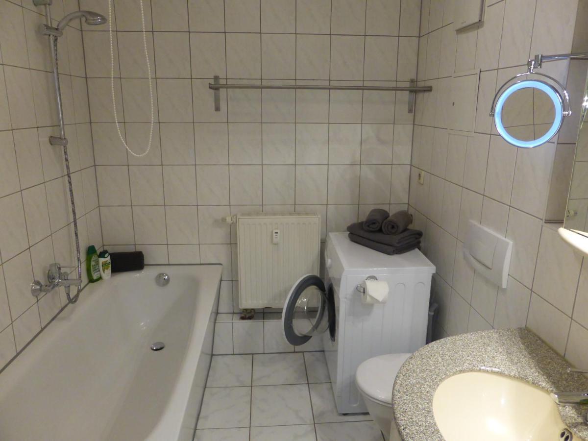 Ferienwohnung Friedrich Schiller, 2 Schlafzimmer, Balkon,kostenloses WiFi, nähe Zentrum, Jena Exterior foto