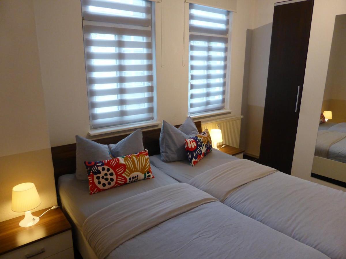 Ferienwohnung Friedrich Schiller, 2 Schlafzimmer, Balkon,kostenloses WiFi, nähe Zentrum, Jena Exterior foto
