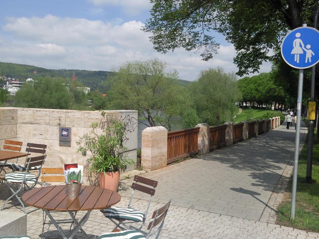Ferienwohnung Friedrich Schiller, 2 Schlafzimmer, Balkon,kostenloses WiFi, nähe Zentrum, Jena Exterior foto